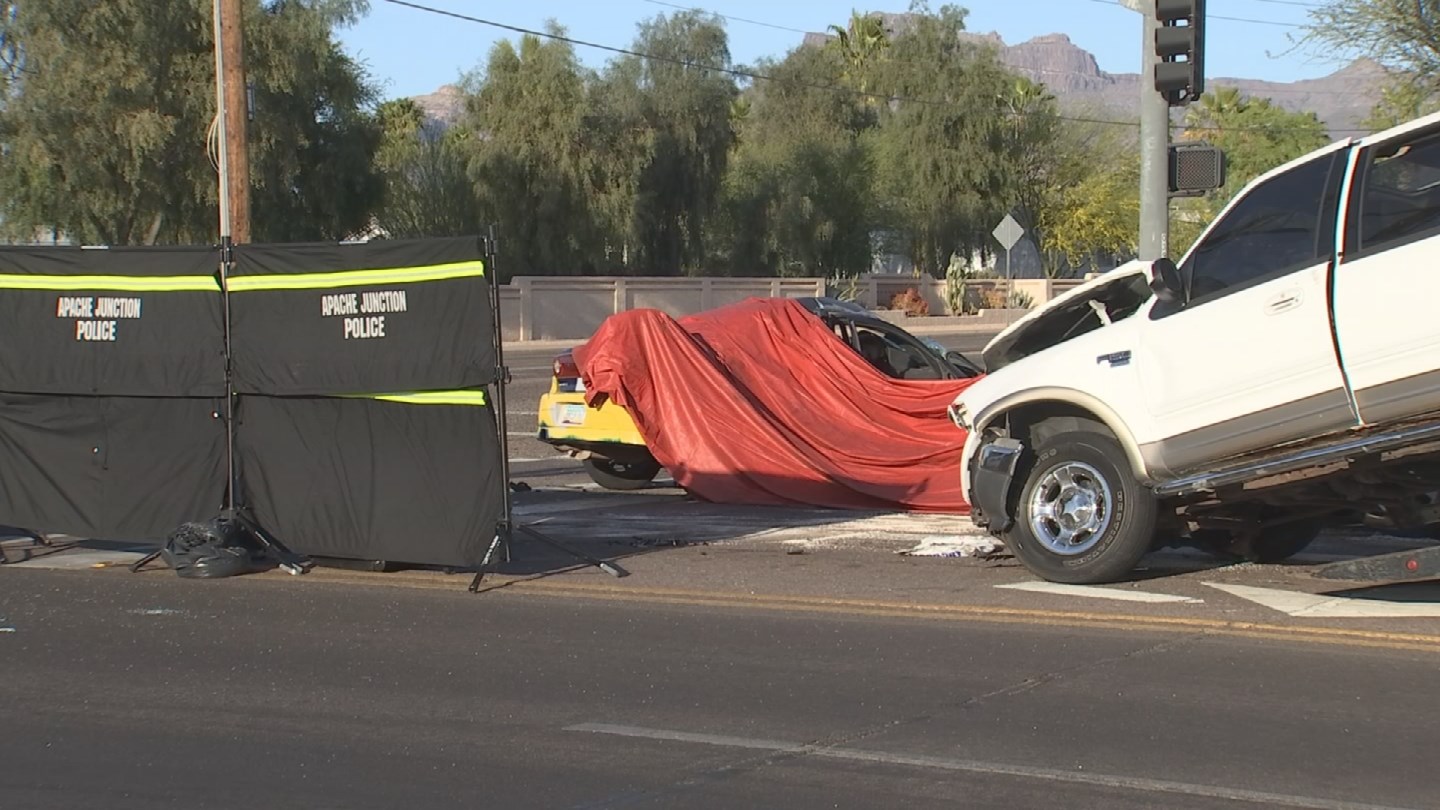 Intersection in Apache Junction reopened after deadly crash Arizona's