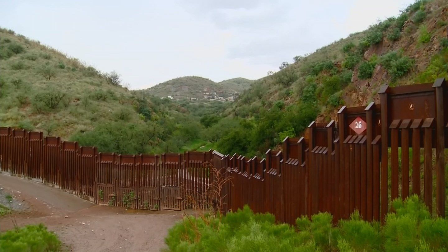 Trump wants to block money transfers to Mexico to pay for wall along the border (Source: KPHO/KTVK)