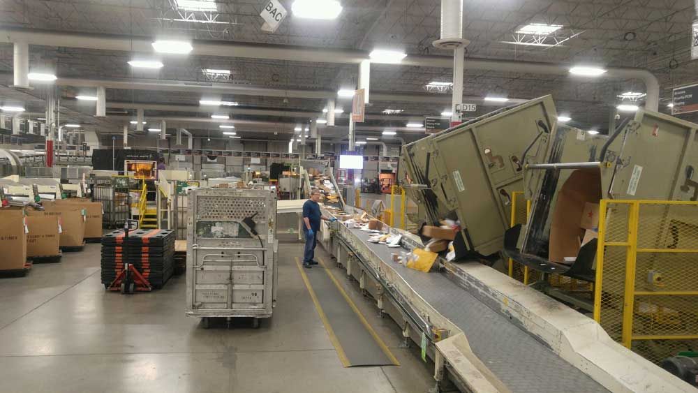 USPS, FedEx, UPS ramping up for busy holiday delivery season Arizona