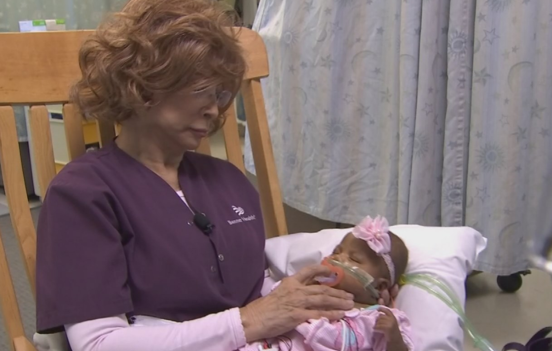 Mesa hospital recruits volunteer 'cuddlers' for NICU babies Arizona's