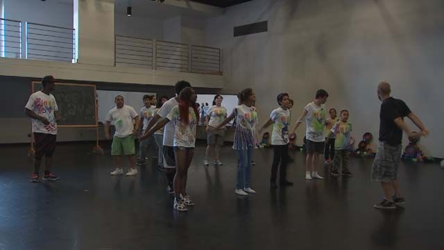 Kids in crisis find healing on the dance floor - KPHO Phoenix