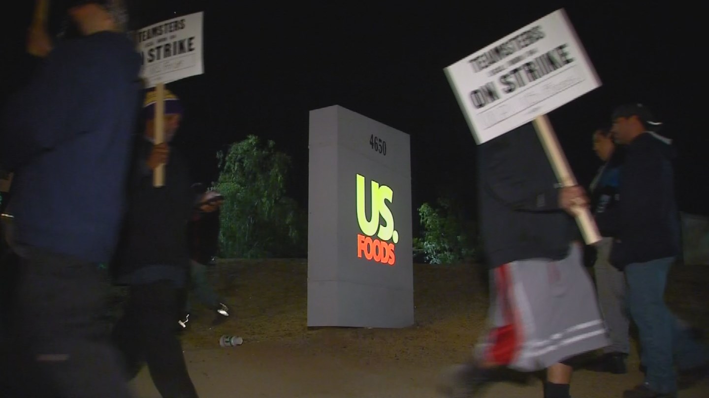 Us ford workers vote on strike #4